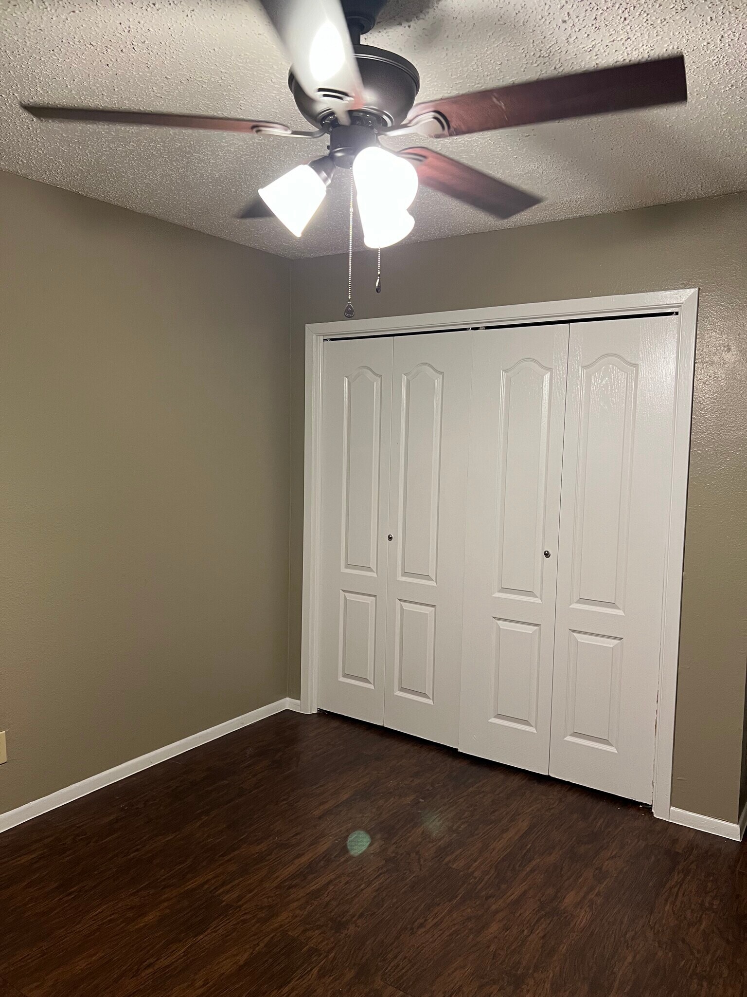 Building Photo - 901 Castle Heights Dr