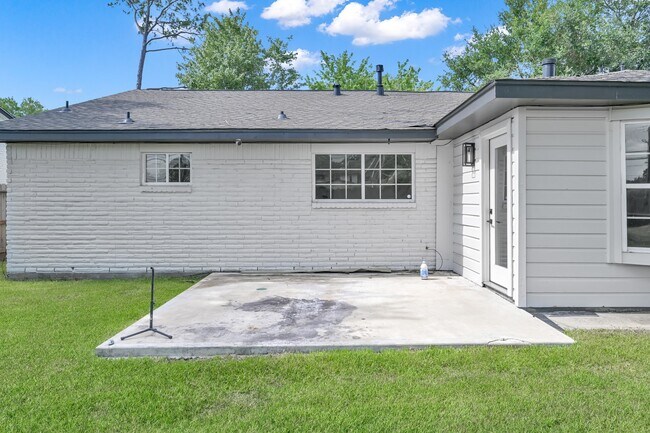 Building Photo - 6026 Willowbend Blvd