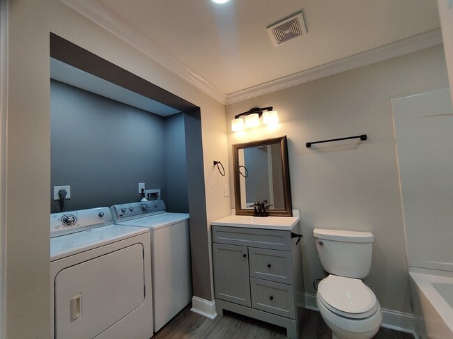 Building Photo - 227 Dove Rd