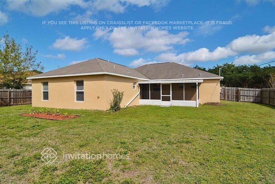 Building Photo - 420 NW Byron St