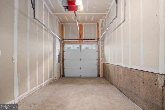 Building Photo - 1334 S Quinn St