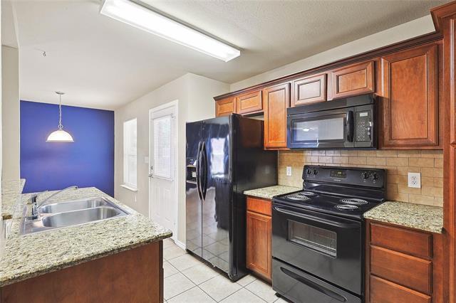 Building Photo - 819 Parkplace Ridge