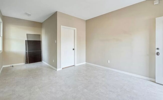 Building Photo - 506 Centex Sportsman Rd