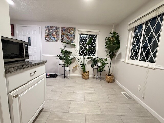 Breakfast/Dining area - 7468 Graystone Ct