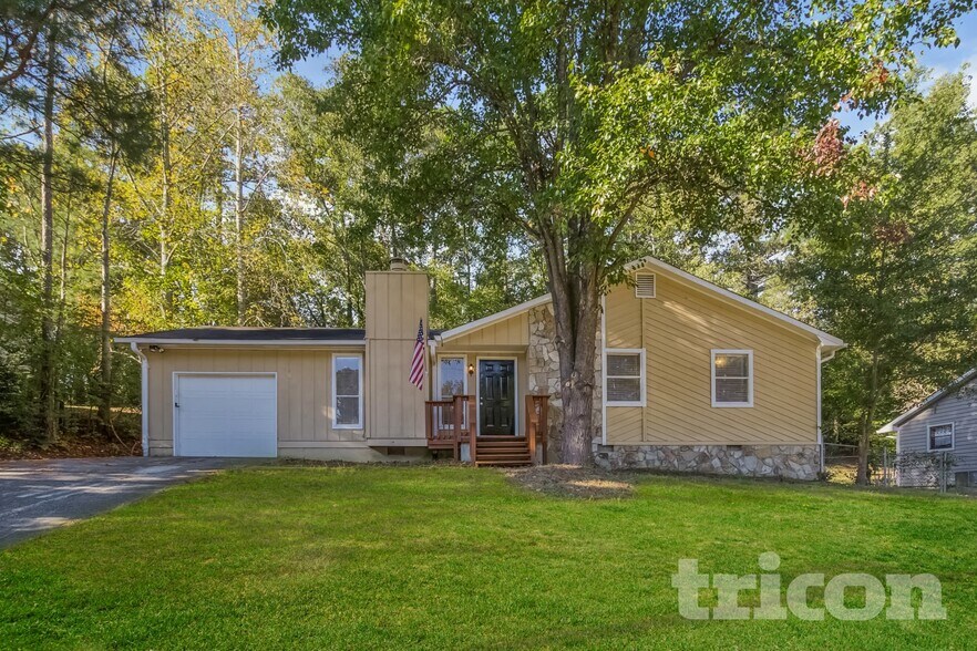 Building Photo - 4063 Tanglewood Rd