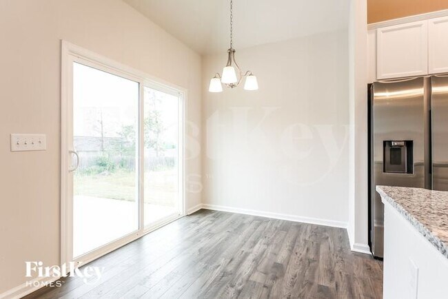 Building Photo - 426 Stonefence Dr