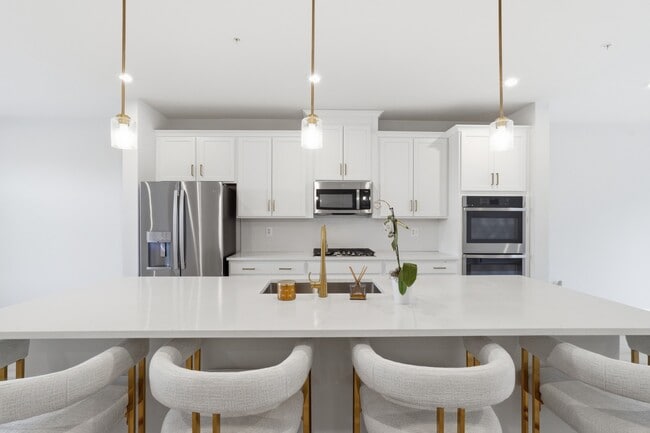 Building Photo - 3503 St Robin Ln