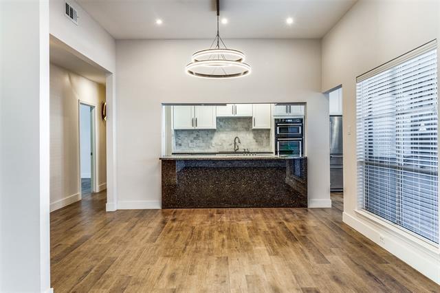 Building Photo - 10403 High Hollows Dr