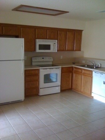 Building Photo - 910 Crymes Ln
