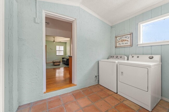 Building Photo - 306 Fernandina St