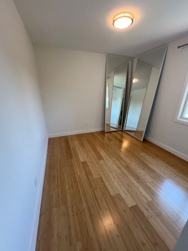 Building Photo - Stunningly Upgraded 3 Bed/2.5 Bath Home