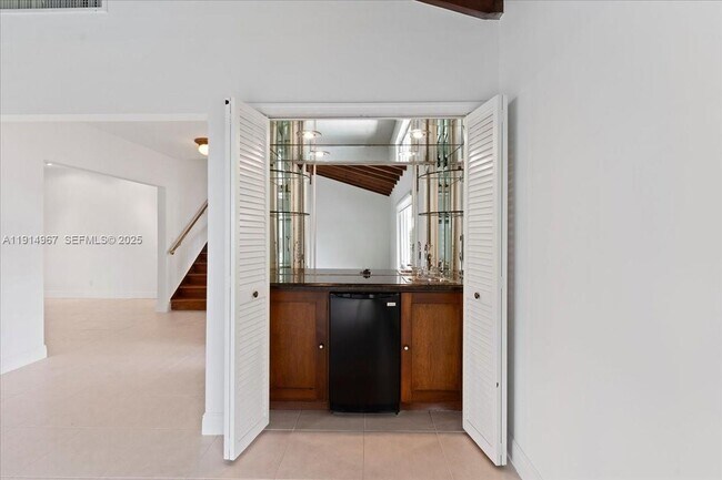 Building Photo - 1961 NE 188th St