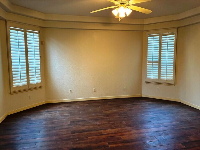 Building Photo - Large home Beauty in Santa Teresa