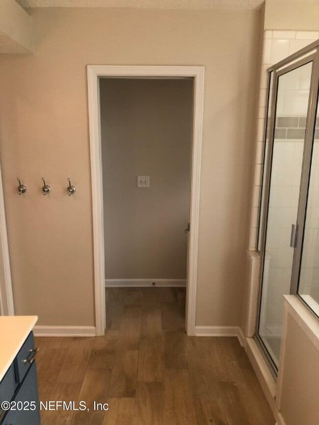 Building Photo - 12887 Dunns View Dr
