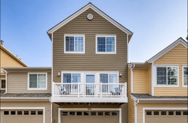 Building Photo - 903 Snowberry St
