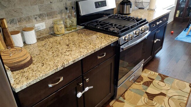 Building Photo - 8863 Broderick St