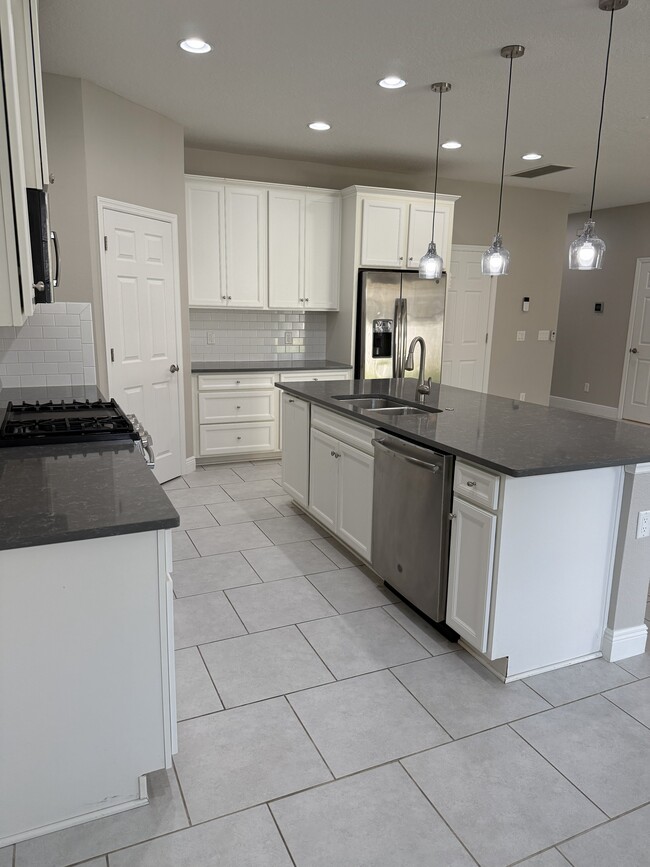 Building Photo - 13183 Payton St