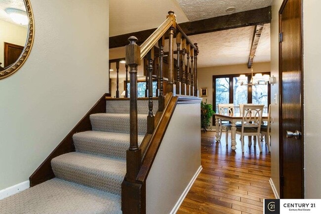 Building Photo - 845 Hidden Hills Dr