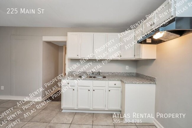 Building Photo - 225 Main St