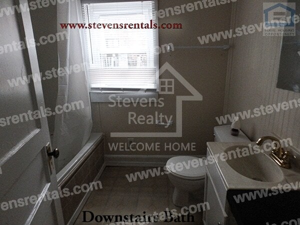 Building Photo - 1904 N Dixie Ave