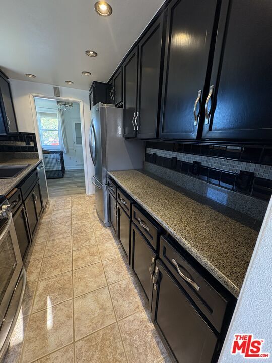 Building Photo - 2417 Andreo Ave