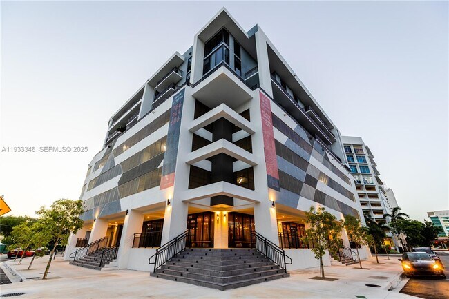 Building Photo - 1005 Spring Garden Rd