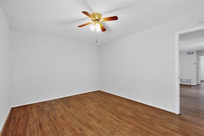 Building Photo - 10616 Mellow Meadow Dr