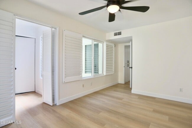 Building Photo - 11738 Moorpark St