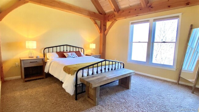 Building Photo - 7 Silo Ln