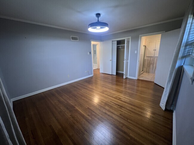 Building Photo - 129 Fernhill Ave