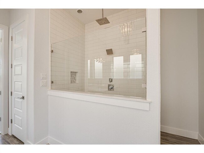 Building Photo - 523 Baldovino Skyway