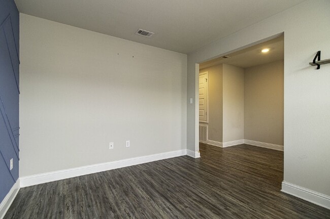 Building Photo - "Spacious 4 Bed, 2 Bath Home in Biloxi, MS - A Must-See Rental Property!"