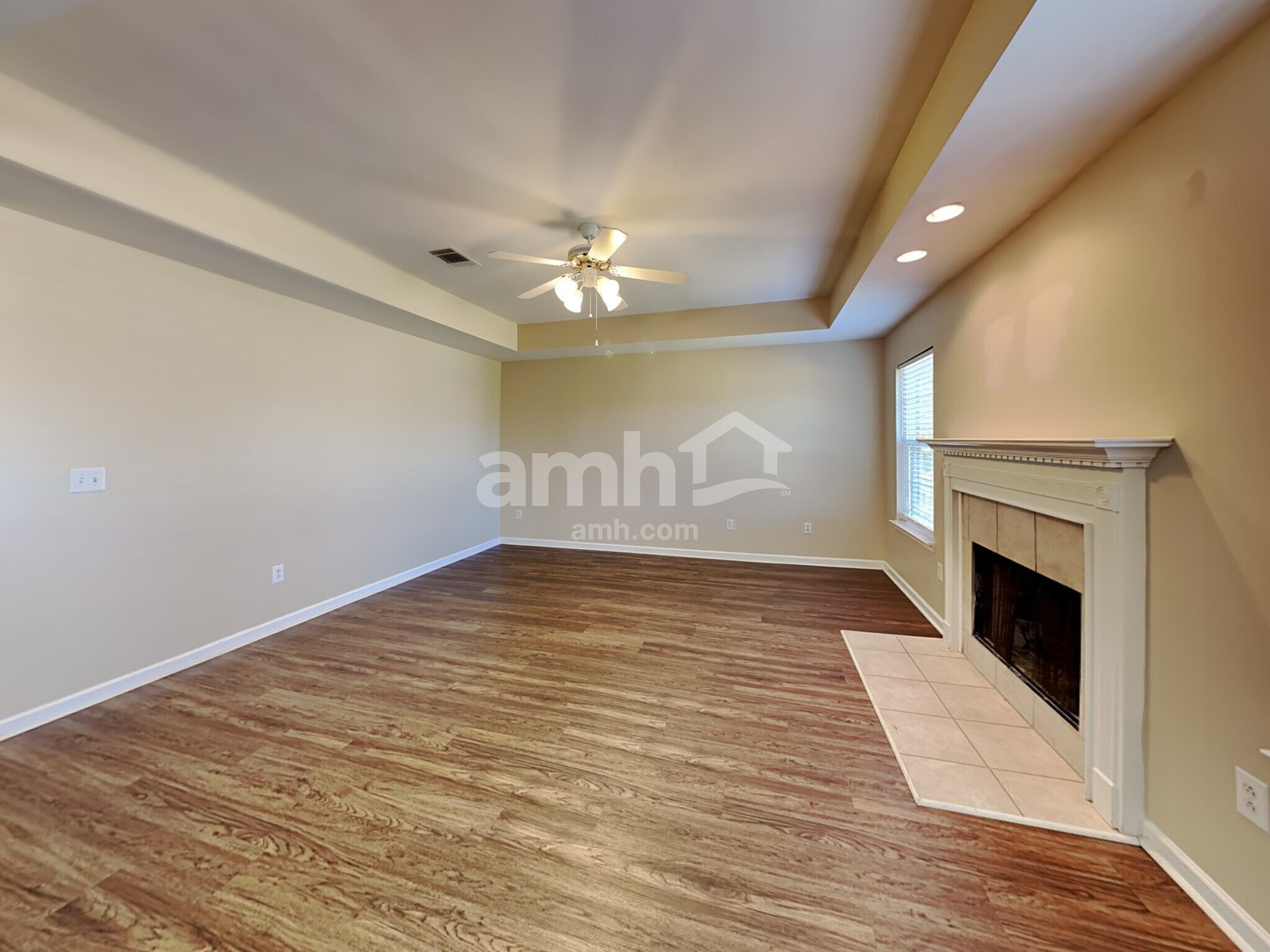 Building Photo - 1308 Chapman Ct