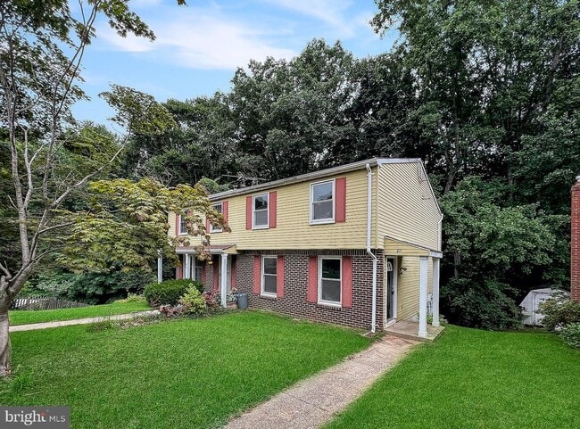 Building Photo - 811 Calvert Towne Dr