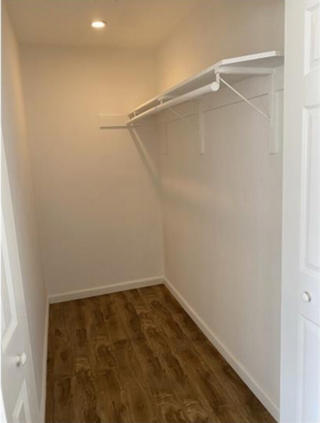 walk-in closet - 3740 W Slauson Ave