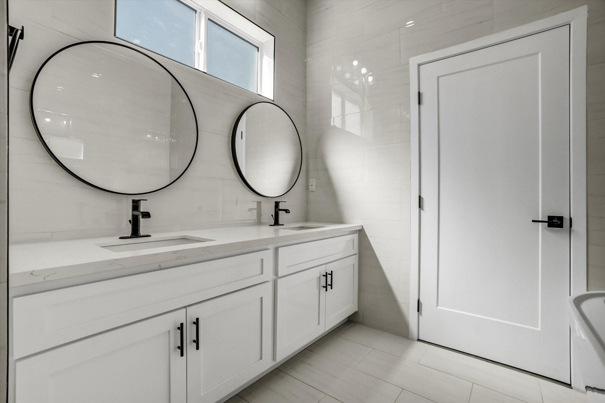 Main bathroom - 2124 W 238th St