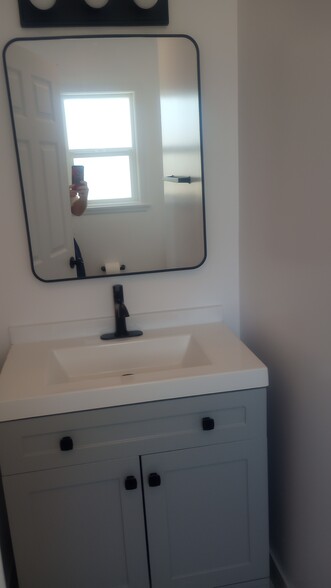 Building Photo - 1907 W 154th Pl