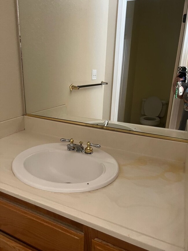 Building Photo - Lovely 3 bedroom 2 bath home in a great neighhborhood