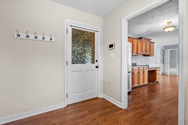 Building Photo - 1608 Piney Creek Pl