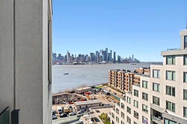 Building Photo - 9 Ave at Port Imperial
