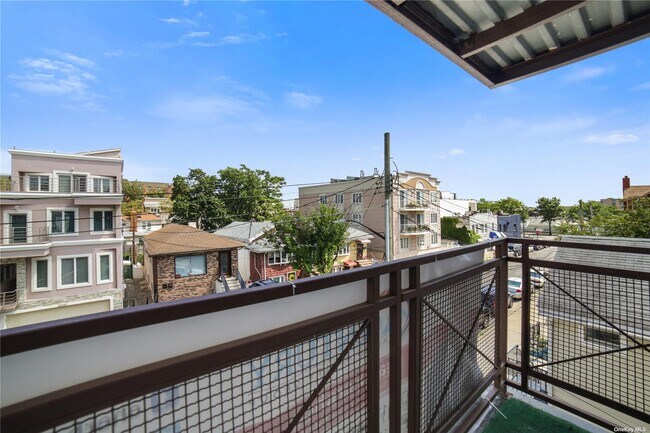 Building Photo - 2826 Batchelder St