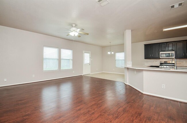Building Photo - 2707 Roaring Oaks Ln