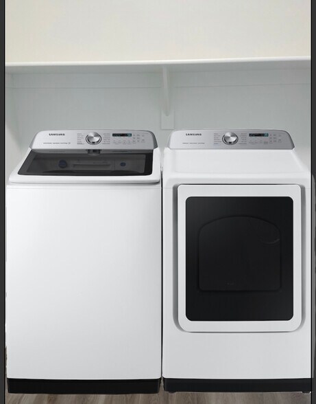 Building Photo - 5801 S Garnet Dr