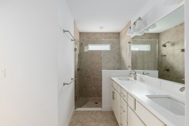 Building Photo - 10397 Silver Maple Ave
