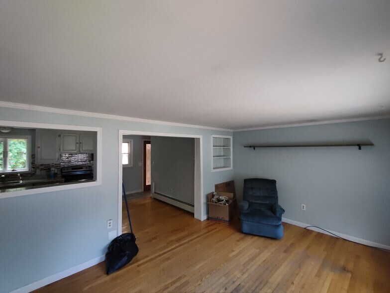 Building Photo - 98 Woodland Grv