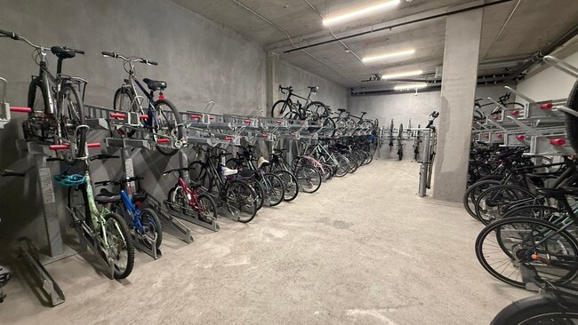 Building Photo - Epic REA: Fantastic Potrero Hill Modern 1 BR, 1 BA Condo