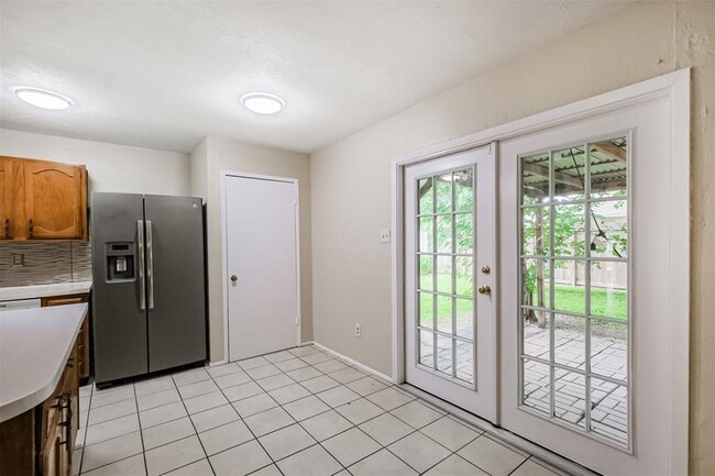 Building Photo - 6615 Blue Ridge Dr