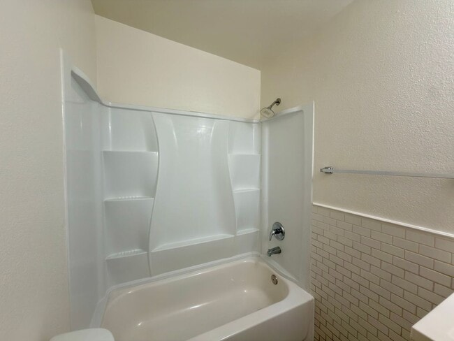 Building Photo - 523 N Citrus Ave