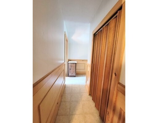 Building Photo - 33 Oak St