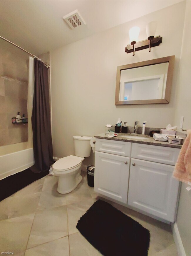 Building Photo - 2 br, 2 bath Condo - 947 Hope St Apt 403